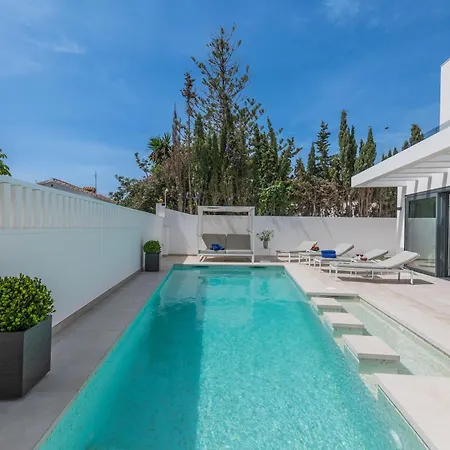 Villa Vacation I Marbesa White Pearl, Two Private Pools, Built In 2024