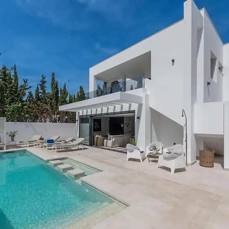 Villa Vacation I Marbesa White Pearl, Two Private Pools, Built In 2024 Marbella
