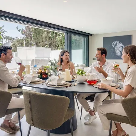 Vacation I Marbesa White Pearl, Two Private Pools, 3min Walk To The Beach, Fastest Wifi, Built In 2024 Villa